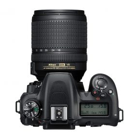 Nikon D7500 + AF-S 18-140mm VR-4723
