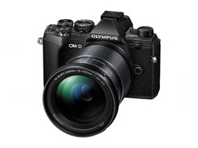 Olympus OM-D E-M5 Mark III zwart + 12-200mm F3.5-6.3-0
